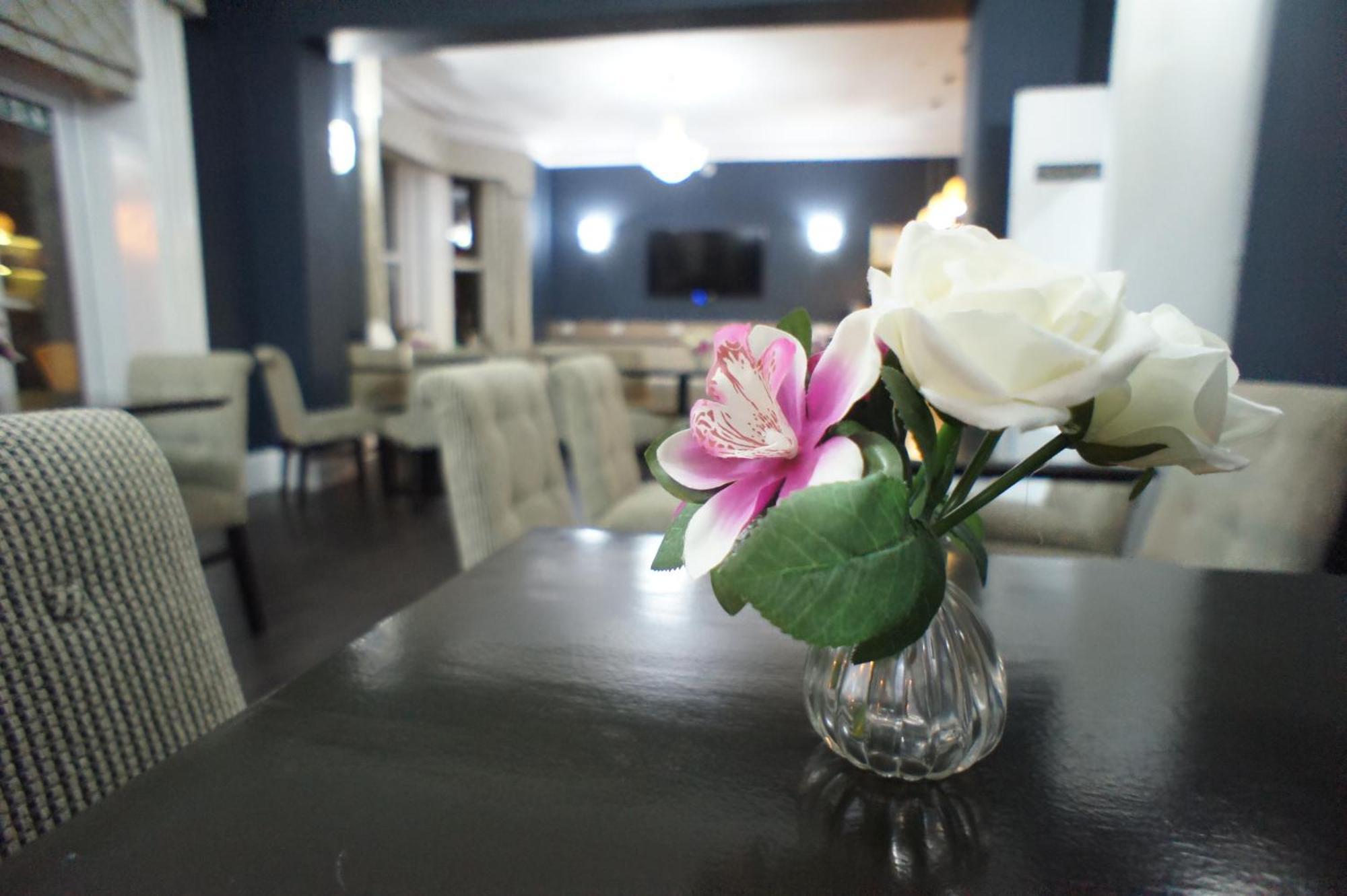Отель Applewood 3*